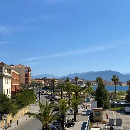 50m2 Pied Dans L'eau * Ajaccio (Corsica)