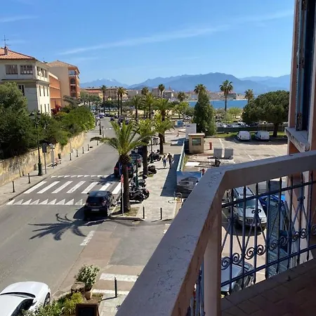 50m2 Pied Dans L'eau Ajaccio (Corsica)